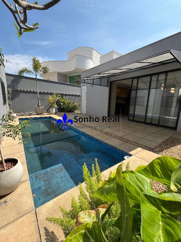 Casa de Condomínio à venda com 4 quartos, 290m² - Foto 1