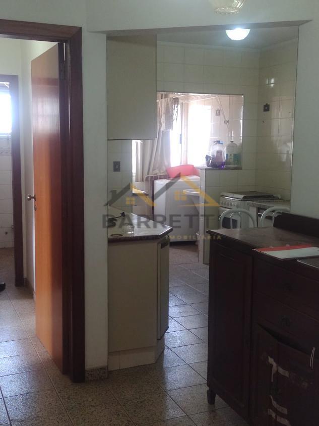 Apartamento à venda com 2 quartos, 68m² - Foto 2