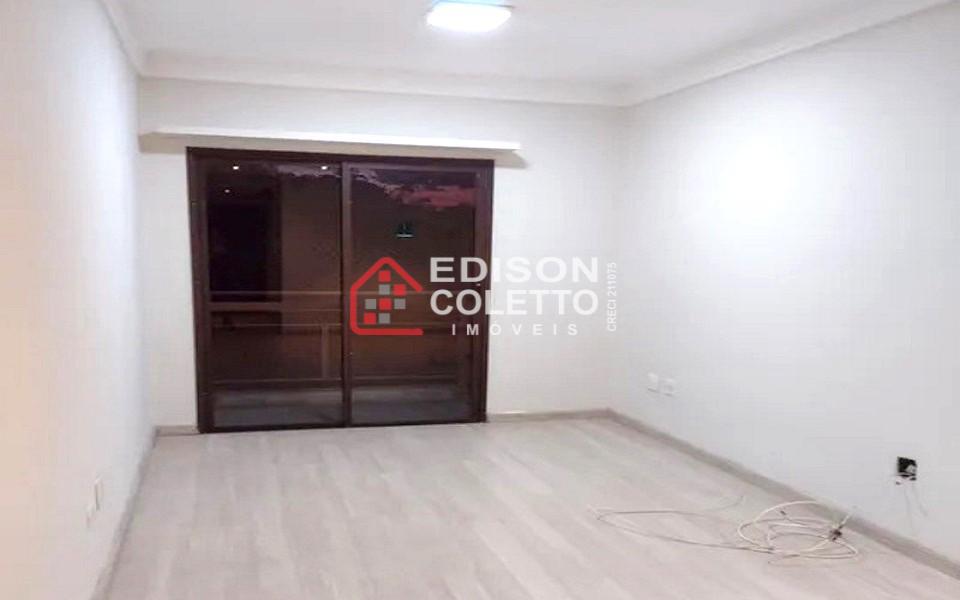 Apartamento à venda com 3 quartos, 74m² - Foto 2