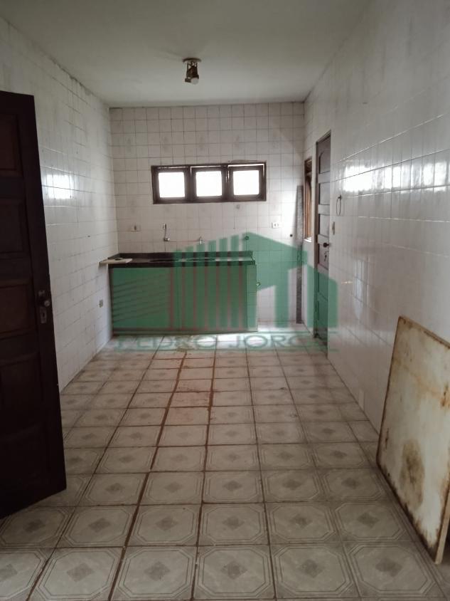 Casa para alugar com 4 quartos, 350m² - Foto 5