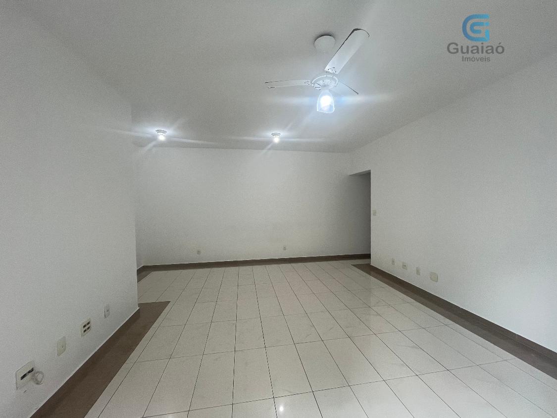 Apartamento para alugar com 3 quartos, 130m² - Foto 2