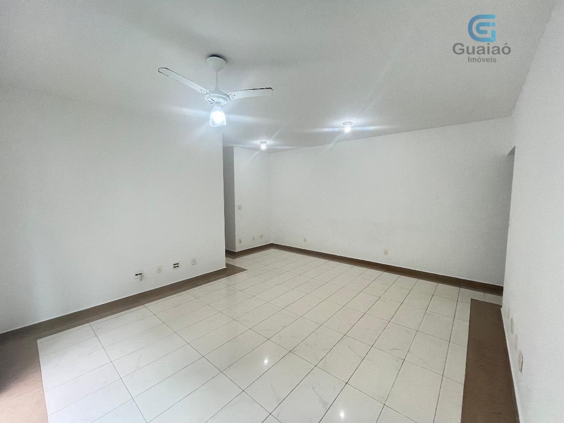 Apartamento para alugar com 3 quartos, 130m² - Foto 3