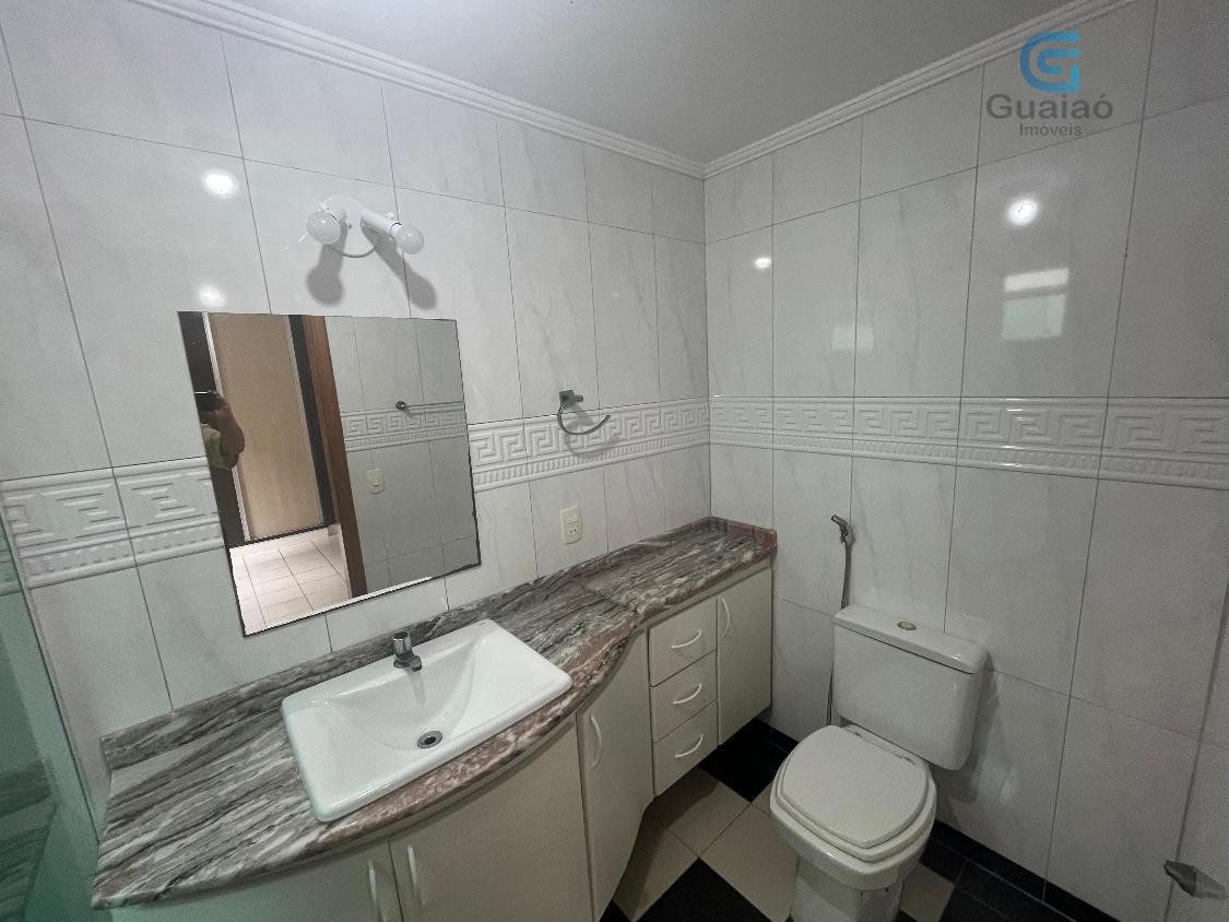 Apartamento para alugar com 3 quartos, 130m² - Foto 10