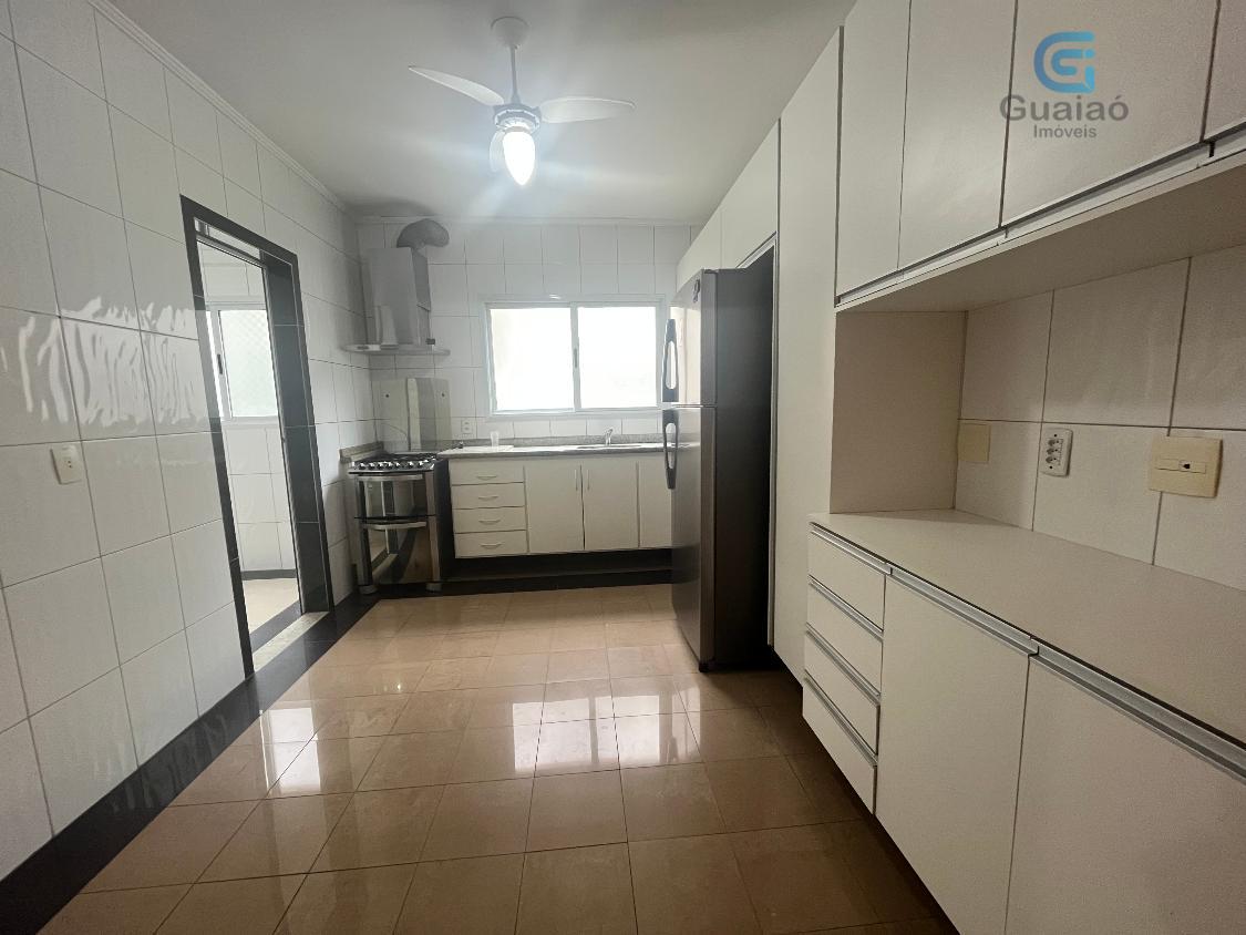 Apartamento para alugar com 3 quartos, 130m² - Foto 14