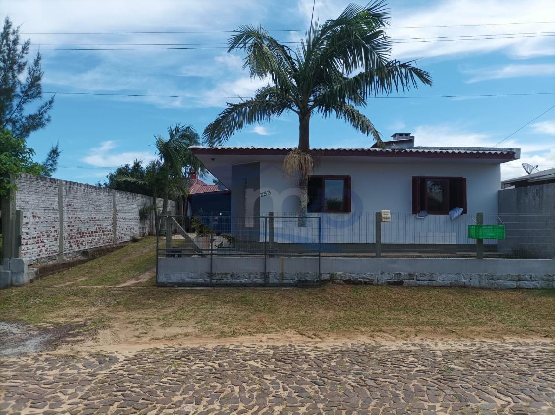 Casa à venda com 2 quartos, 150m² - Foto 1