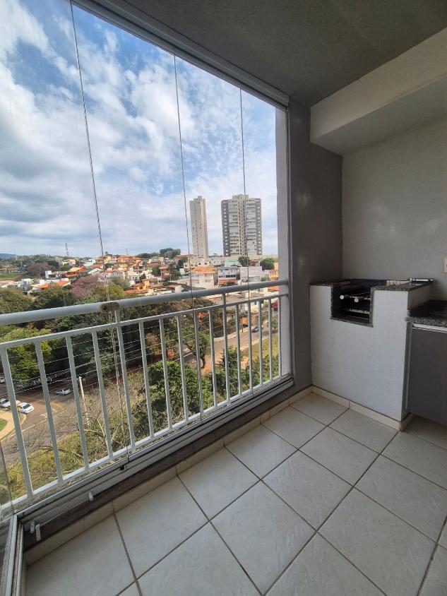 Apartamento à venda com 3 quartos, 83m² - Foto 2