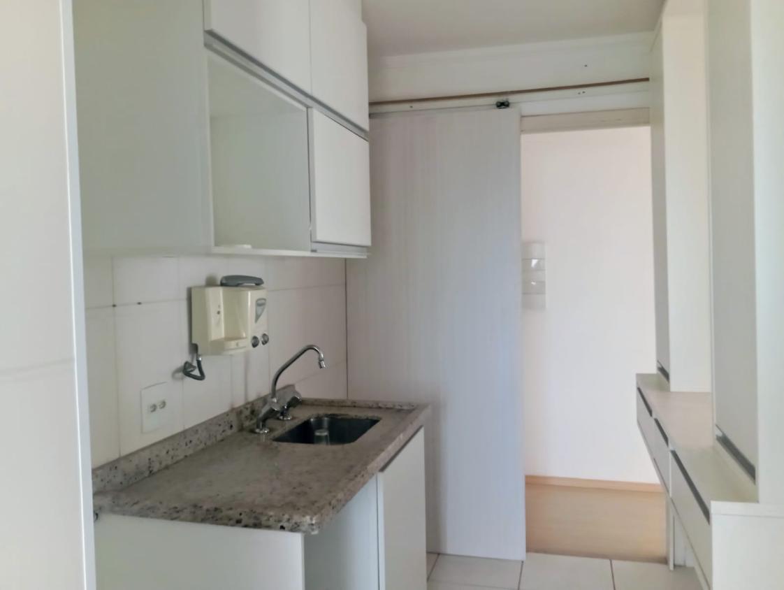 Apartamento à venda com 2 quartos, 65m² - Foto 3