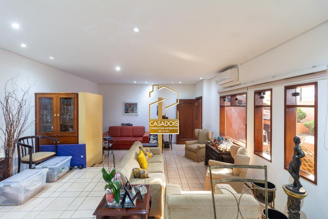 Casa à venda com 3 quartos, 177m² - Foto 9