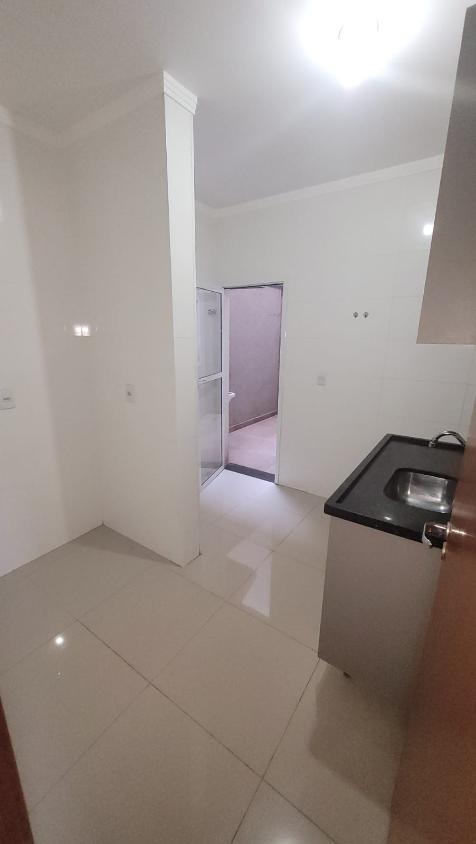 Apartamento à venda com 2 quartos, 60m² - Foto 2