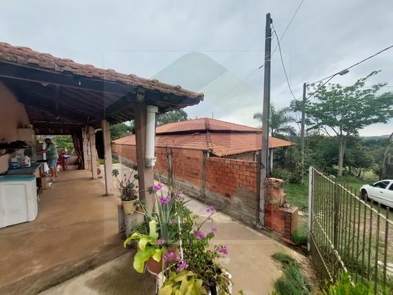 Fazenda à venda com 3 quartos, 900m² - Foto 1