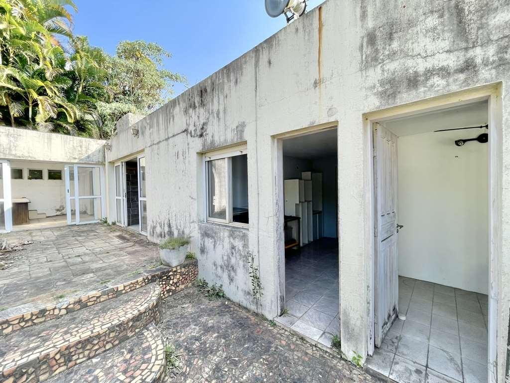 Casa à venda e aluguel com 3 quartos, 300m² - Foto 18