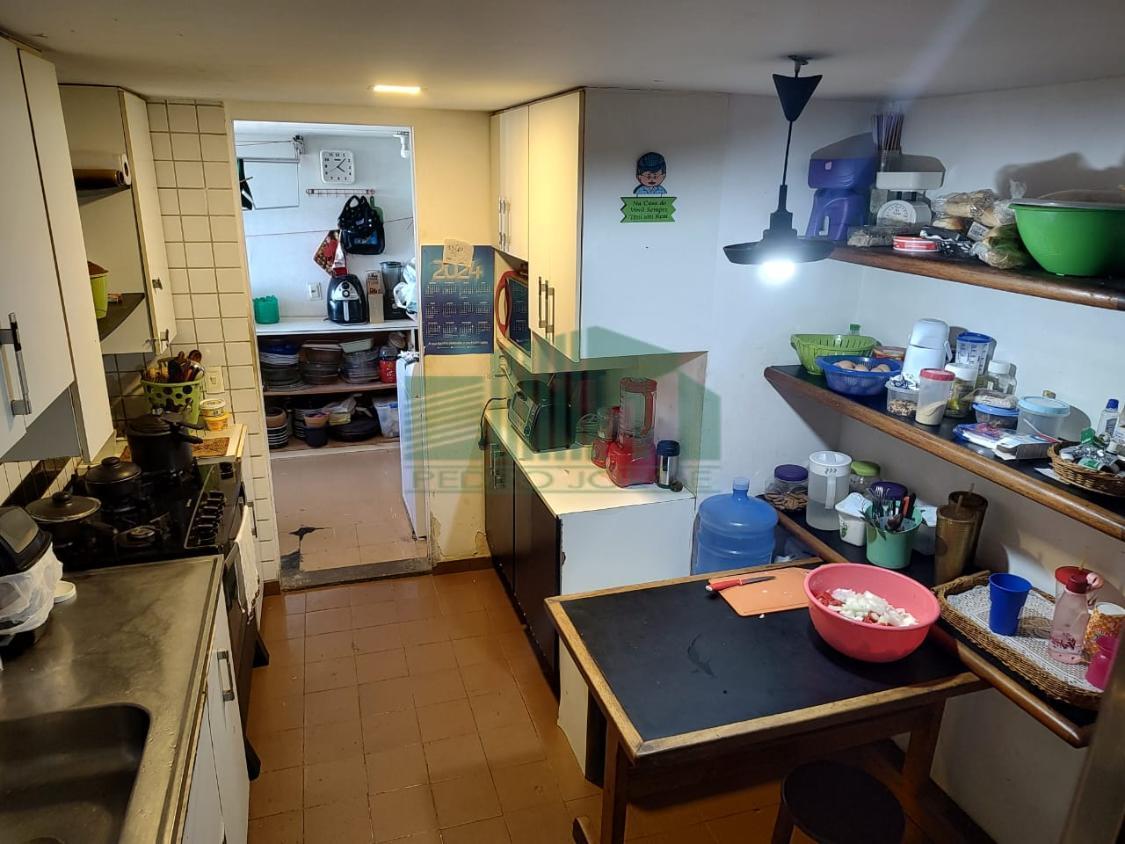 Apartamento à venda com 6 quartos, 330m² - Foto 8