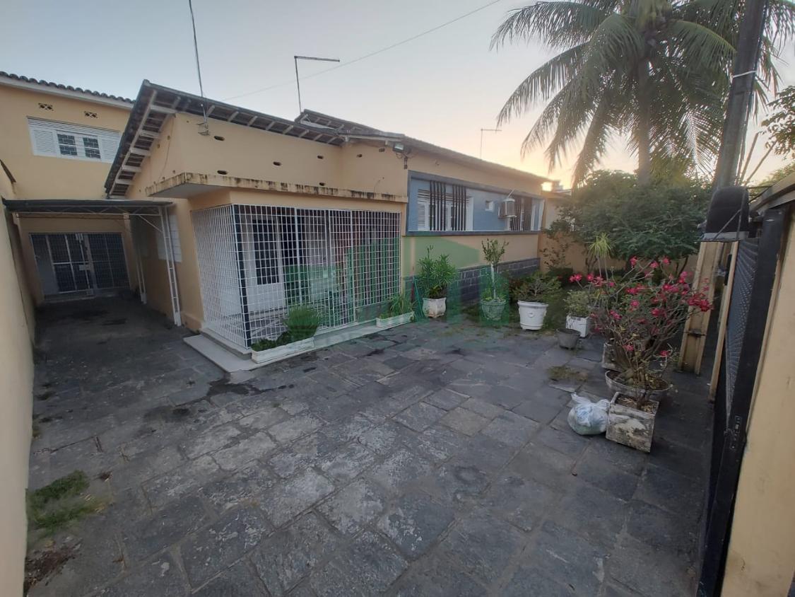 Casa, 5 quartos, 202 m² - Foto 1