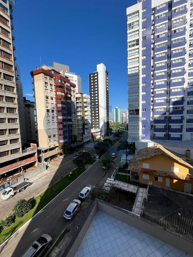 Apartamento à venda com 3 quartos, 105m² - Foto 1