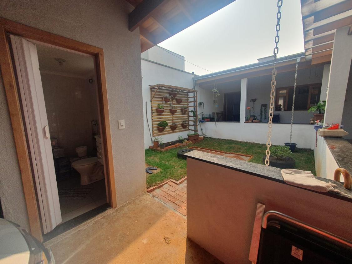 Casa à venda com 3 quartos, 150m² - Foto 1