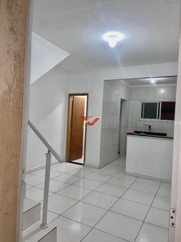 Casa de Condomínio à venda com 2 quartos, 50m² - Foto 1