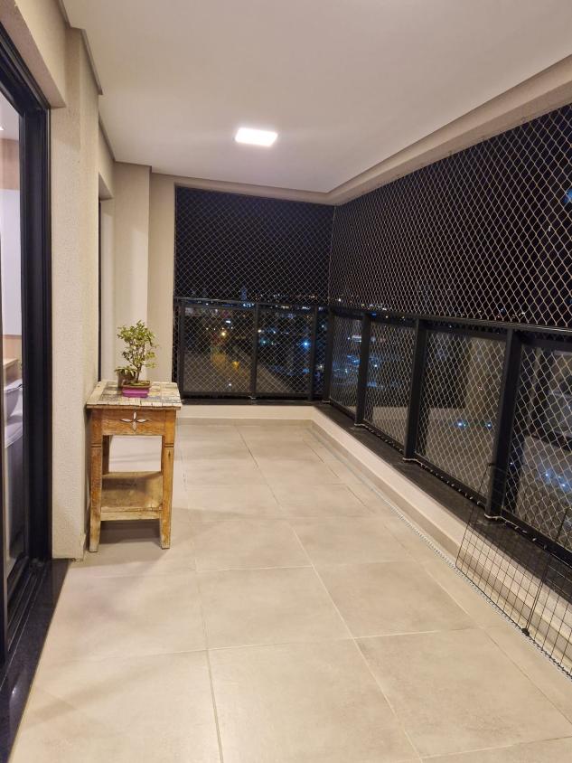 Apartamento à venda com 3 quartos, 141m² - Foto 2