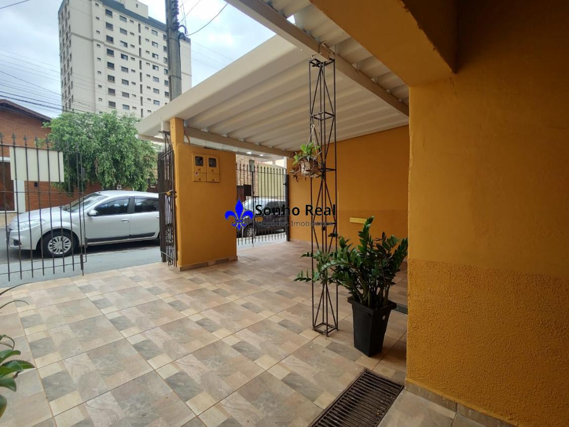 Casa à venda com 4 quartos, 200m² - Foto 1