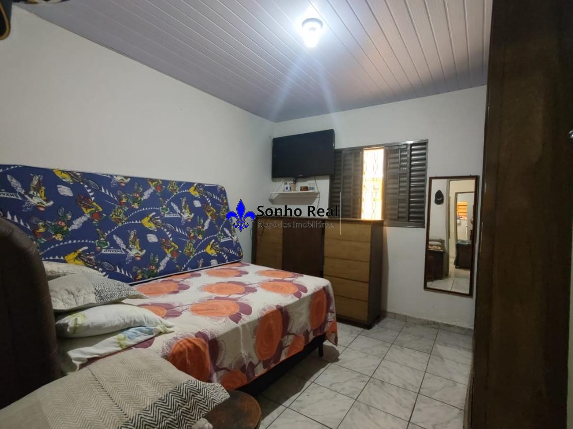 Casa à venda com 4 quartos, 200m² - Foto 15