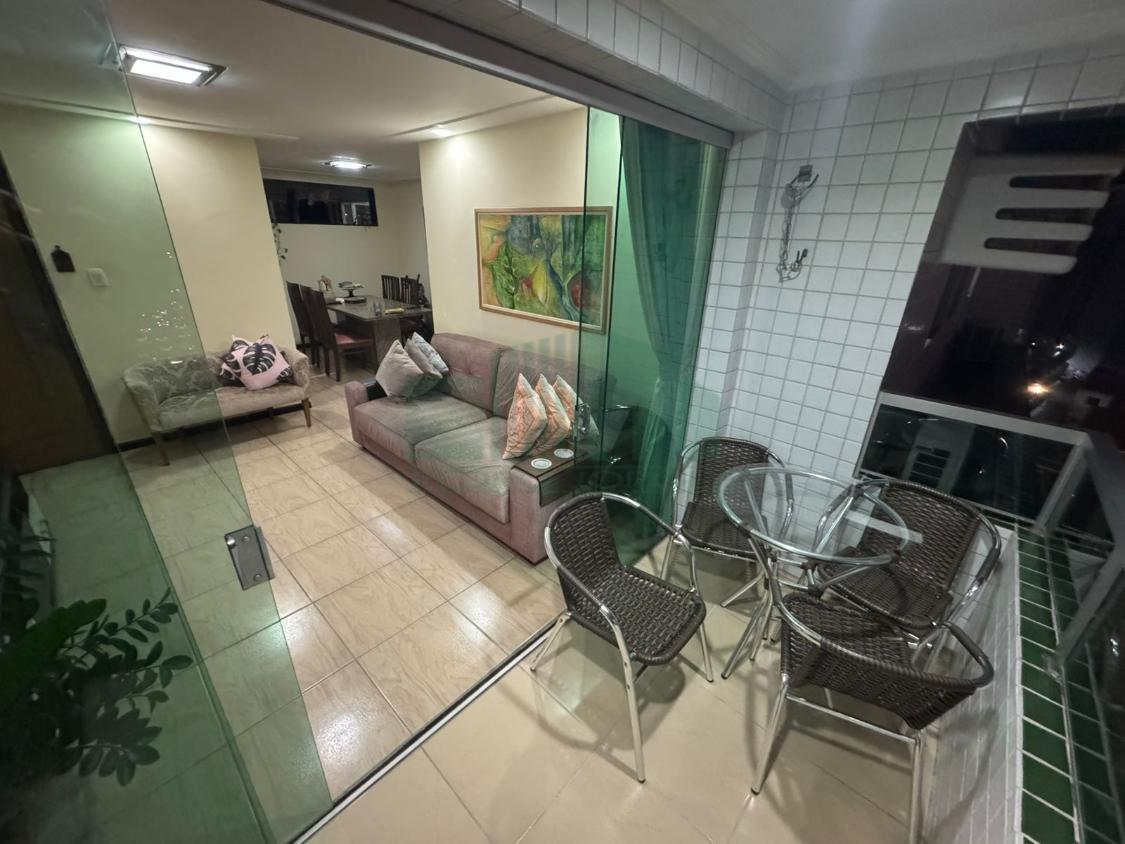 Apartamento à venda com 3 quartos, 107m² - Foto 1