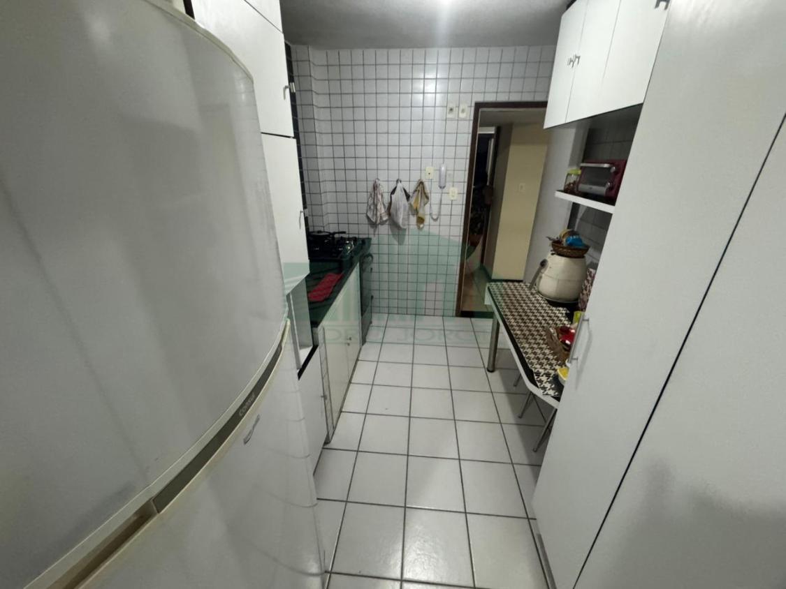 Apartamento à venda com 3 quartos, 107m² - Foto 9