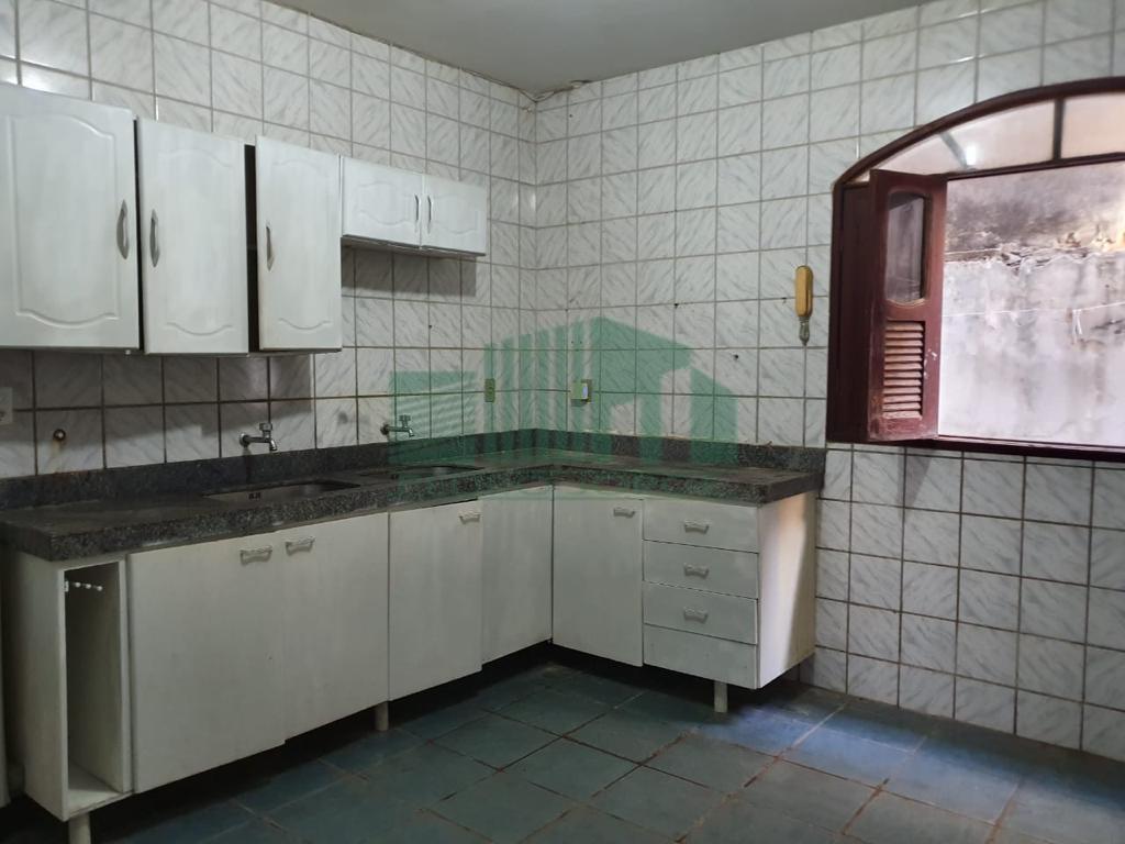 Casa à venda e aluguel com 7 quartos, 250m² - Foto 13