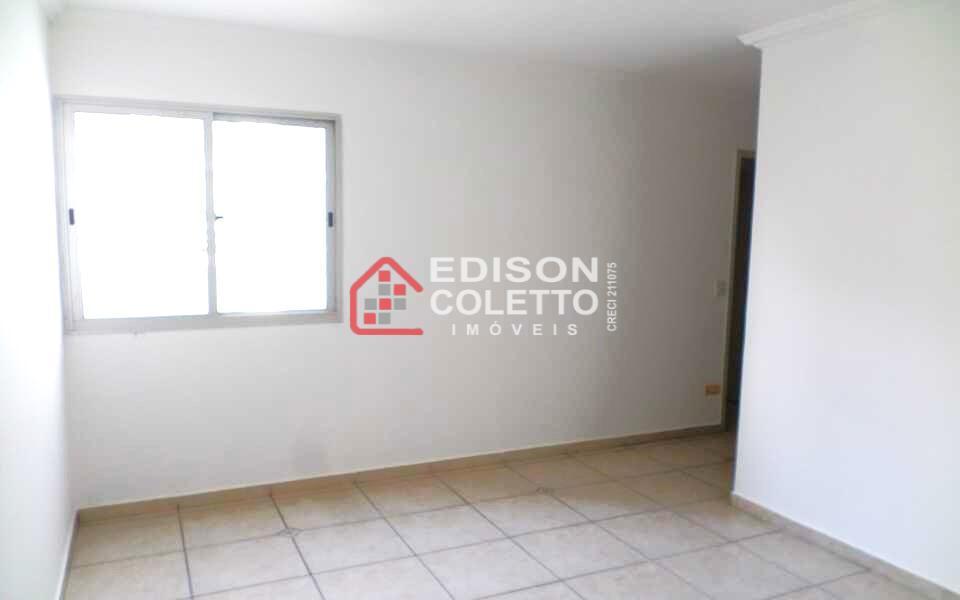 Apartamento à venda com 2 quartos, 55m² - Foto 3