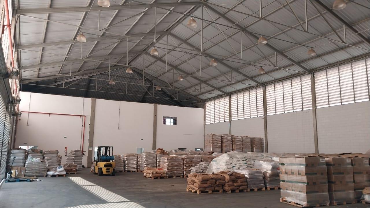 Depósito-Galpão-Armazém para alugar, 1000m² - Foto 1