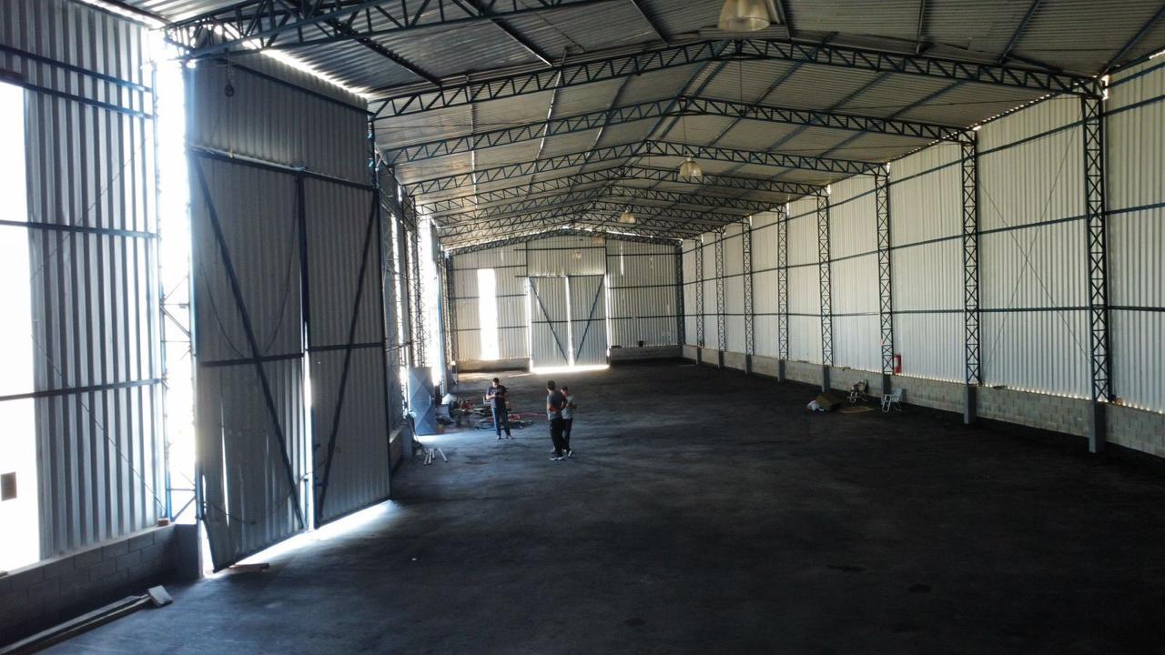 Depósito-Galpão-Armazém para alugar, 1500m² - Foto 1