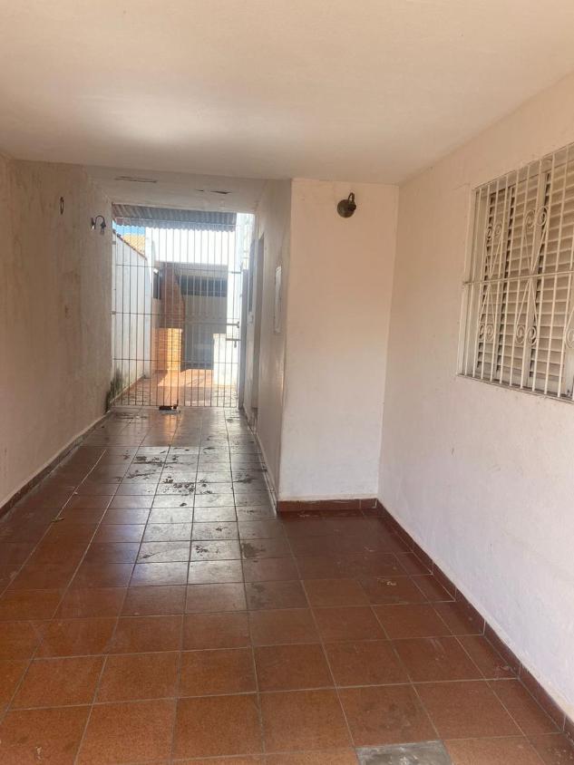 Casa à venda com 2 quartos, 178m² - Foto 2