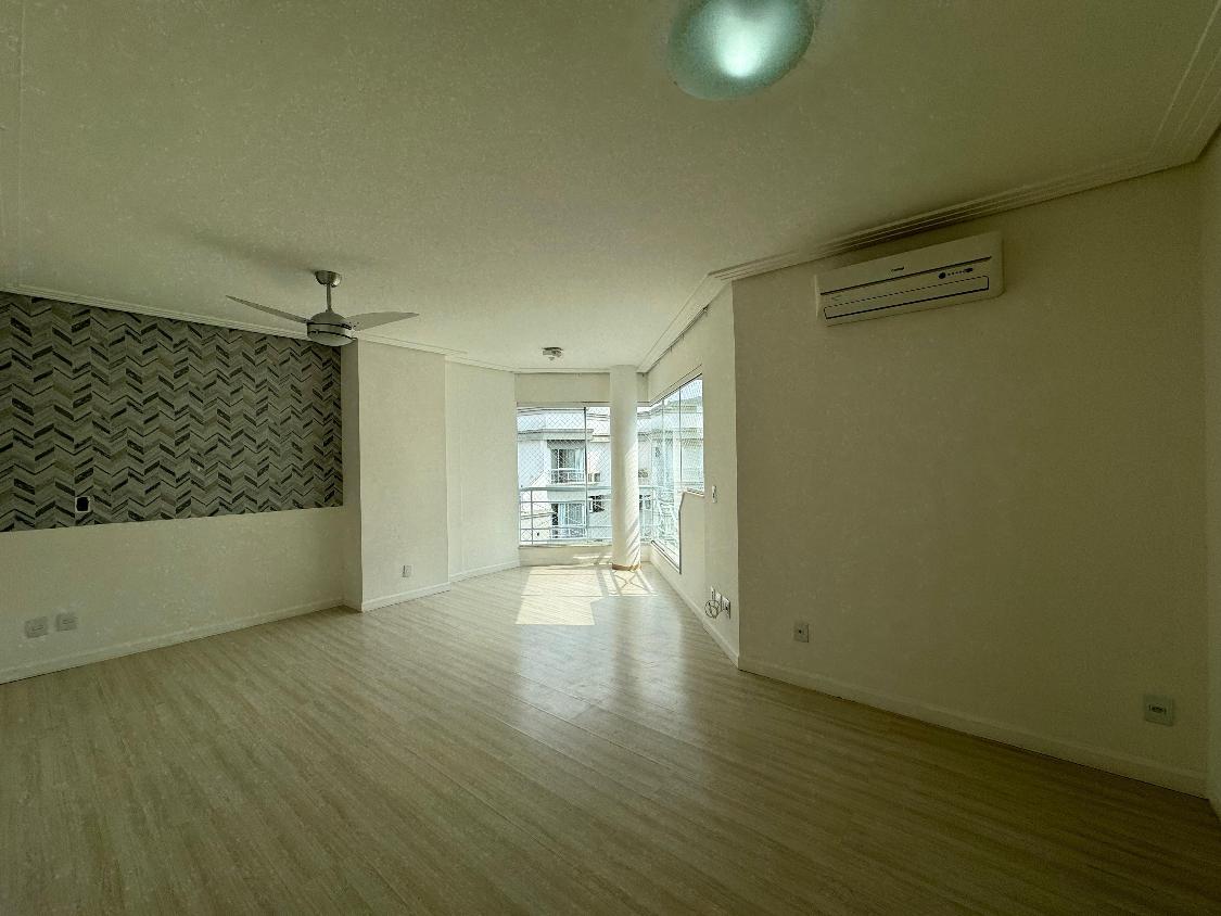 Cobertura à venda com 3 quartos, 220m² - Foto 10