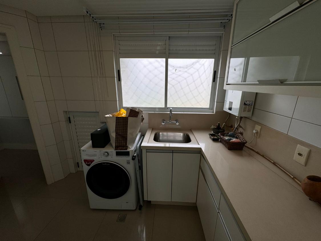 Apartamento à venda com 3 quartos, 139m² - Foto 17