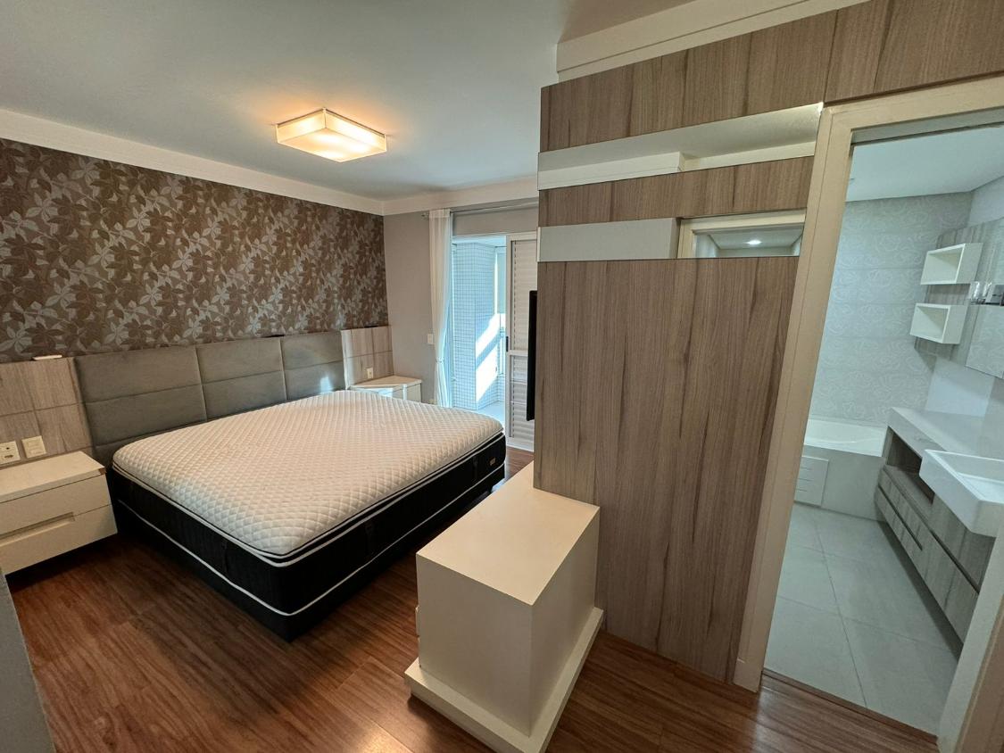 Apartamento à venda com 3 quartos, 139m² - Foto 18