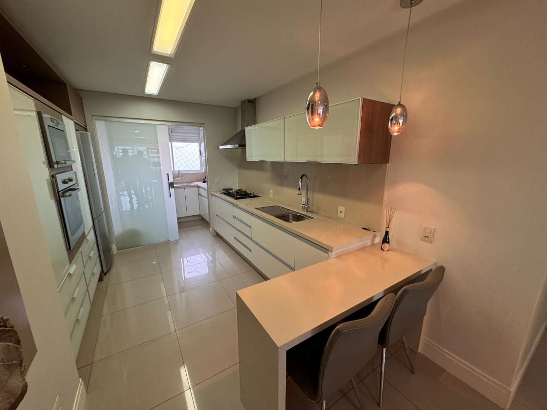 Apartamento à venda com 3 quartos, 139m² - Foto 19