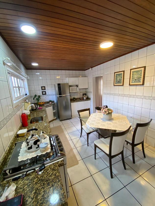 Casa à venda com 3 quartos, 352m² - Foto 9