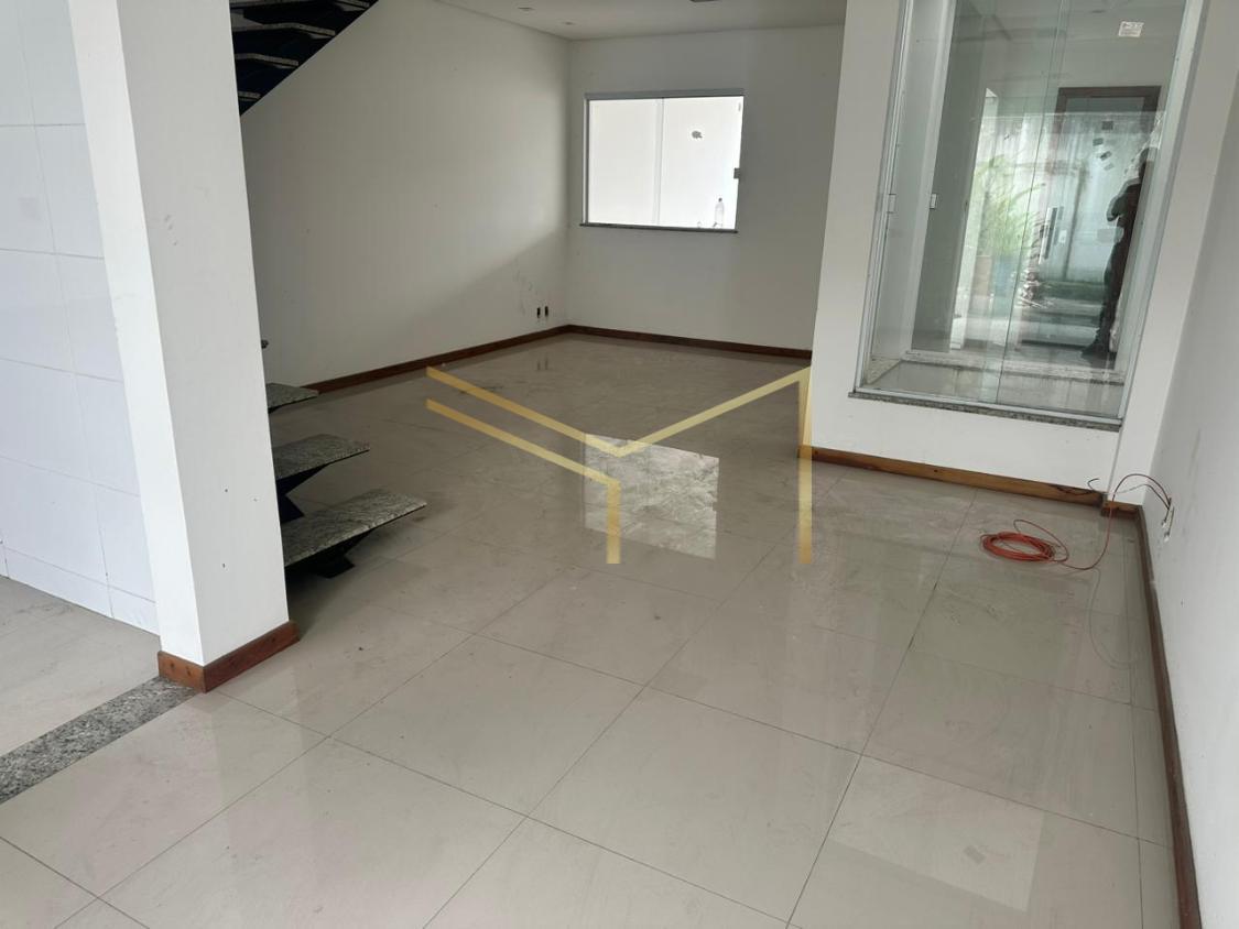 Casa à venda com 3 quartos, 100m² - Foto 3