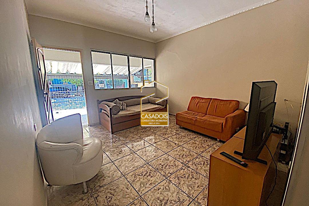 Casa à venda com 2 quartos, 155m² - Foto 4