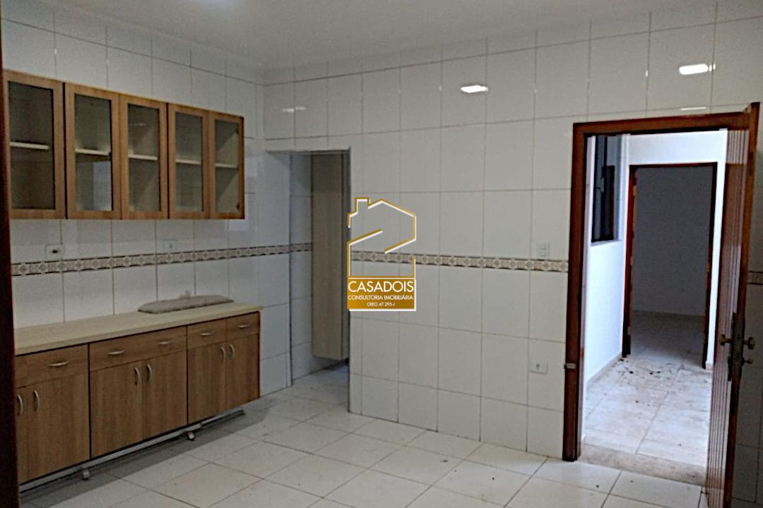 Casa à venda com 3 quartos, 202m² - Foto 6