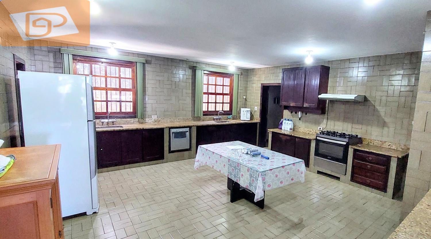 Casa de Condomínio à venda e aluguel com 5 quartos, 400m² - Foto 9