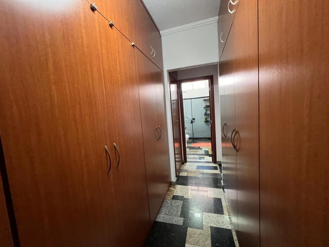 Casa à venda com 3 quartos, 243m² - Foto 29