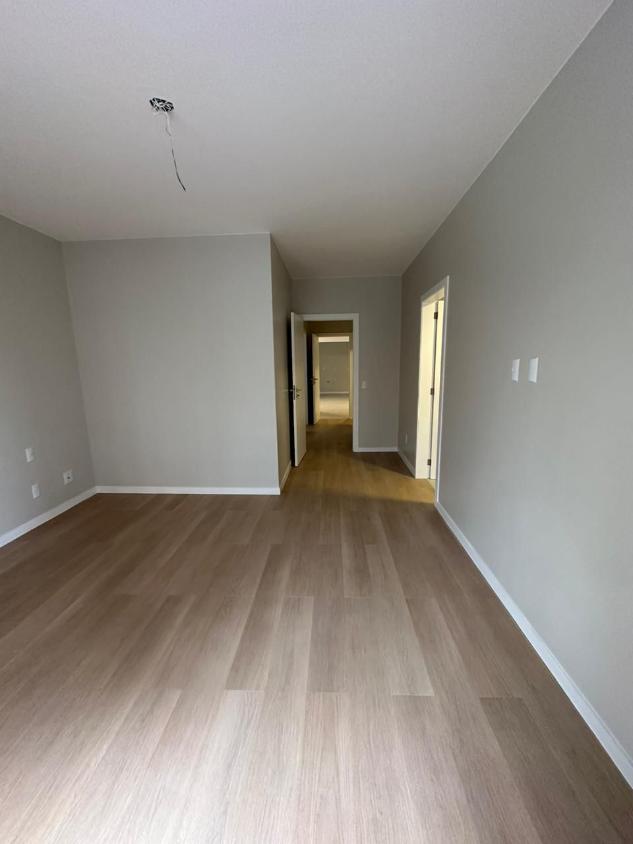 Apartamento à venda com 3 quartos, 123m² - Foto 4