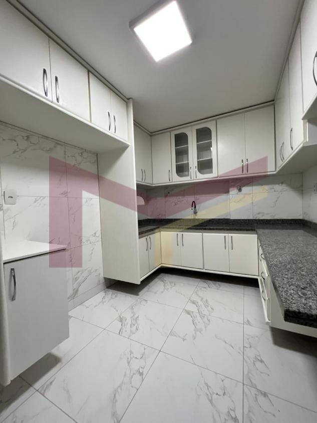 Apartamento à venda com 3 quartos, 162m² - Foto 3