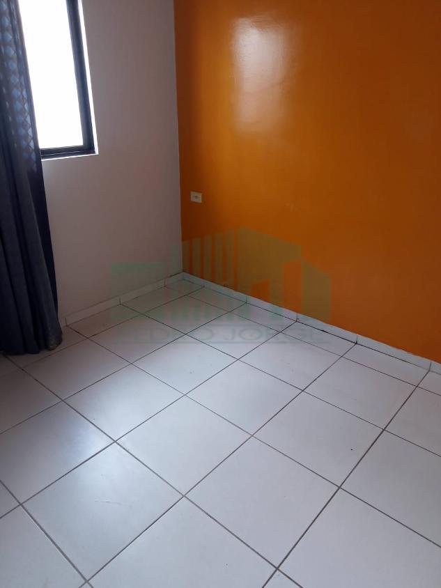 Casa à venda com 3 quartos, 90m² - Foto 13