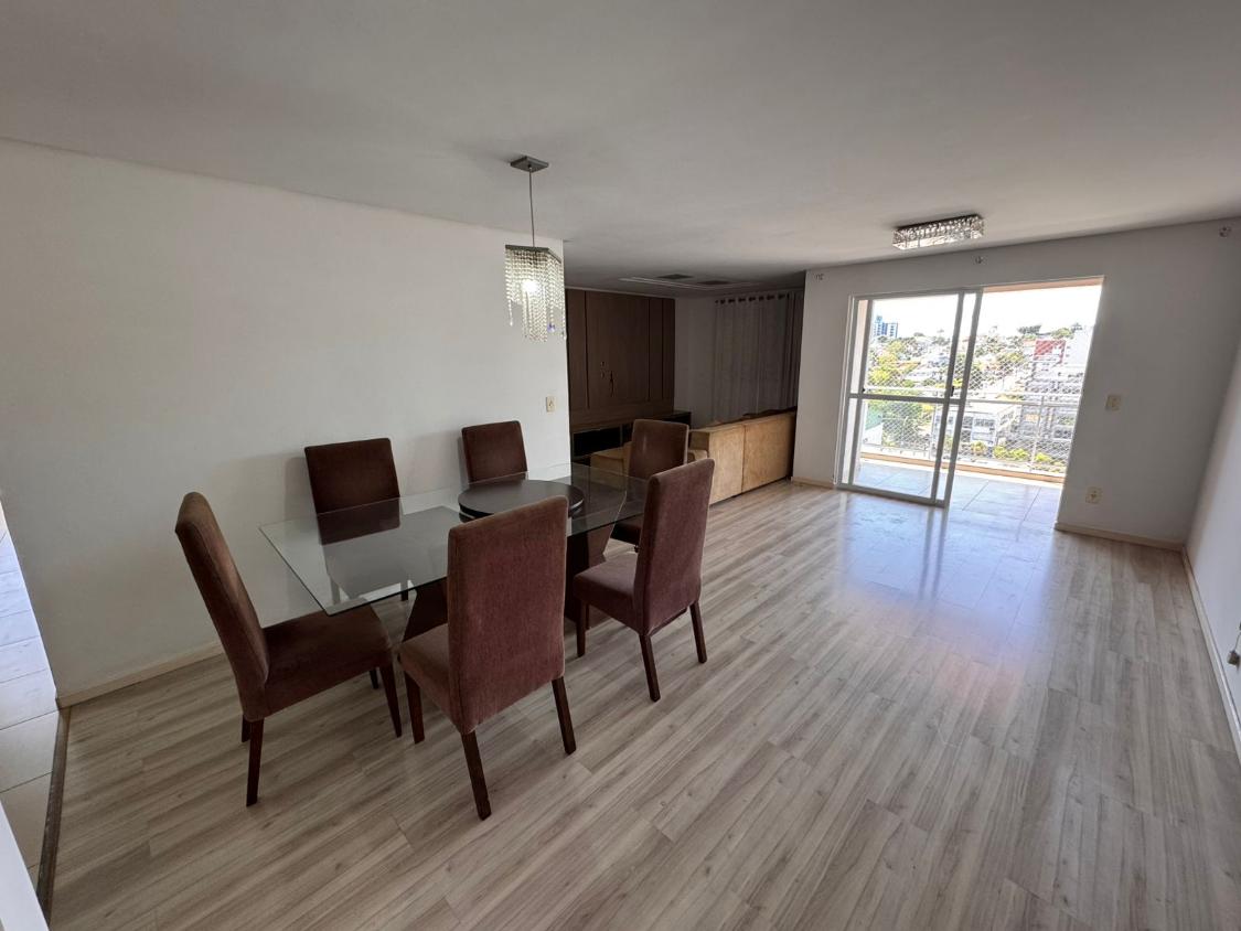 Apartamento à venda com 3 quartos, 123m² - Foto 4