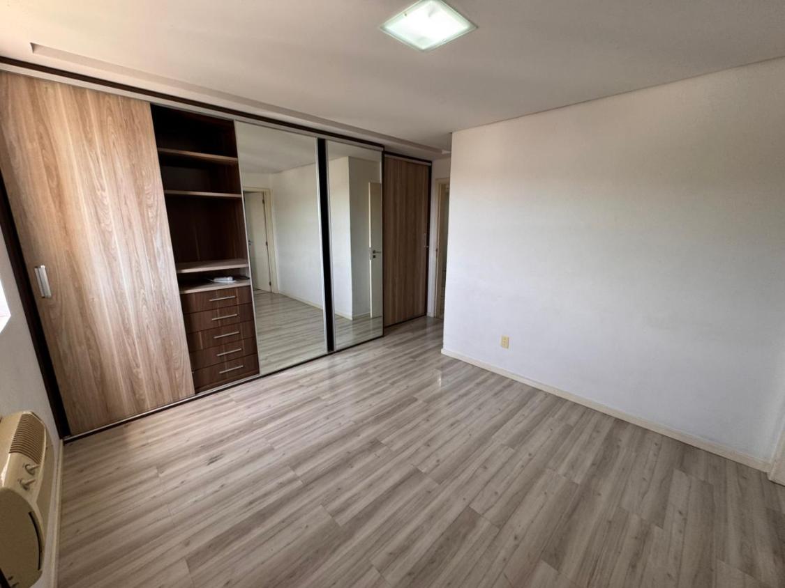 Apartamento à venda com 3 quartos, 123m² - Foto 8