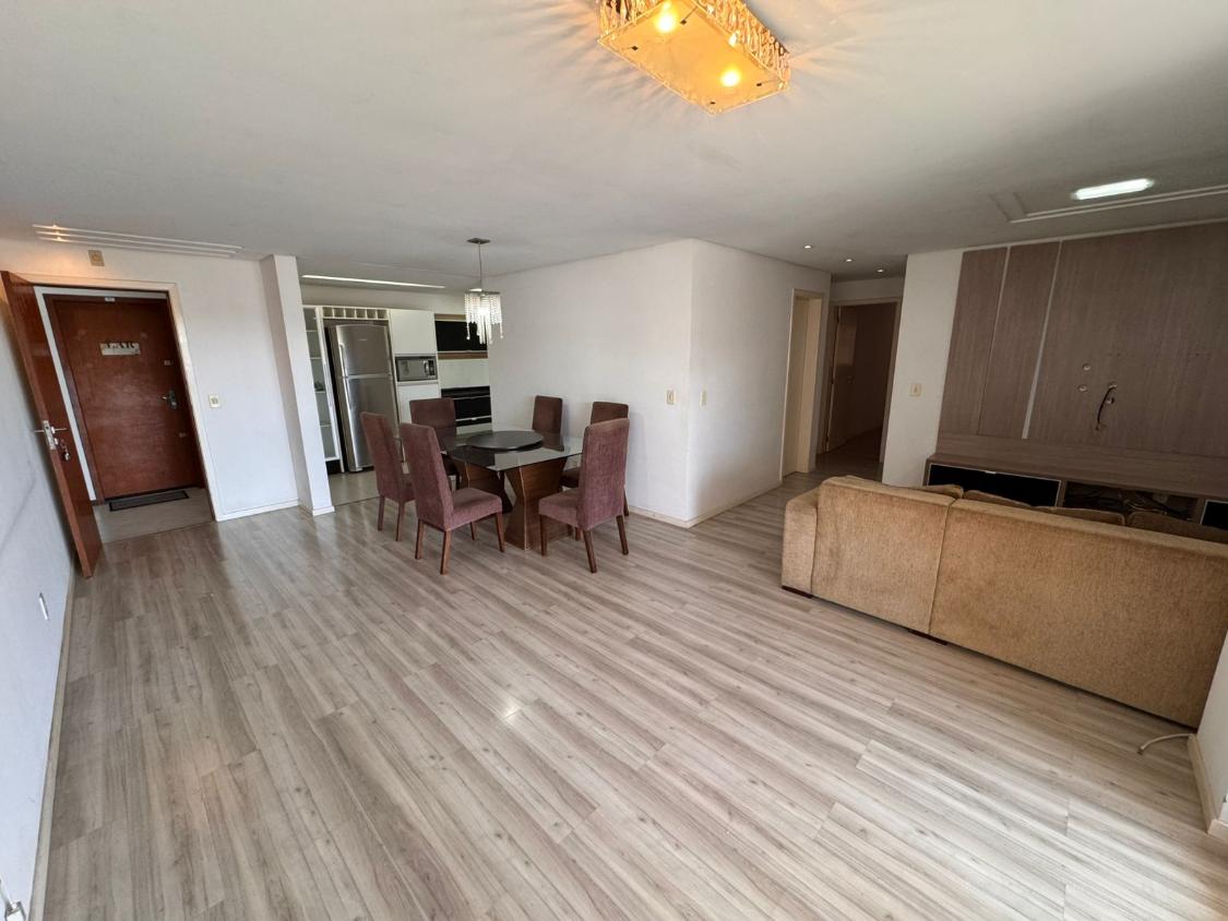 Apartamento à venda com 3 quartos, 123m² - Foto 9