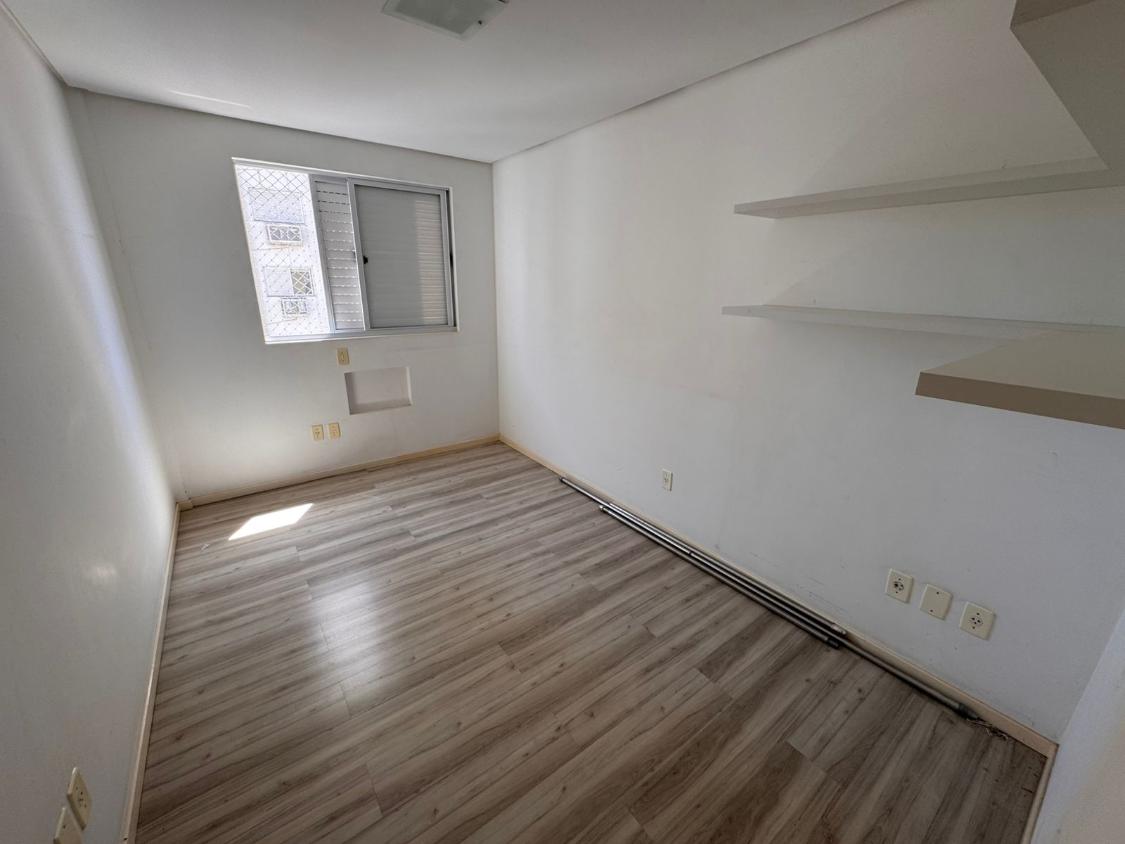 Apartamento à venda com 3 quartos, 123m² - Foto 11