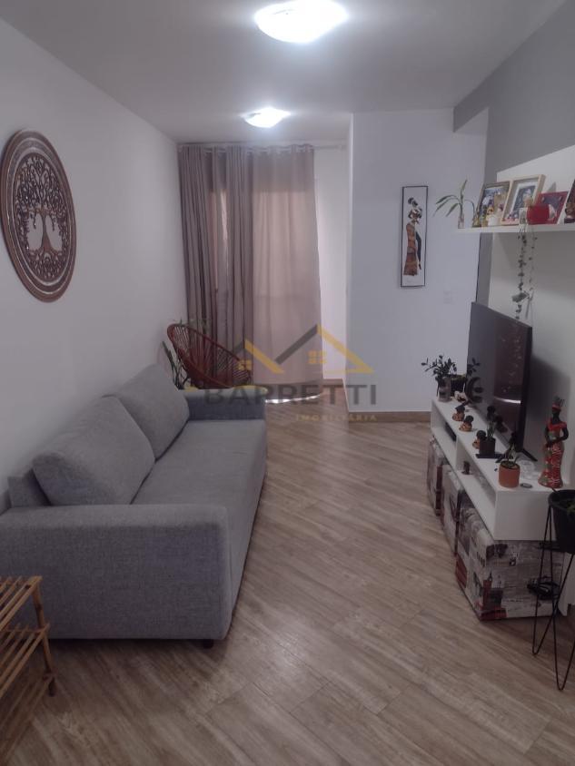 Apartamento à venda com 2 quartos, 62m² - Foto 1