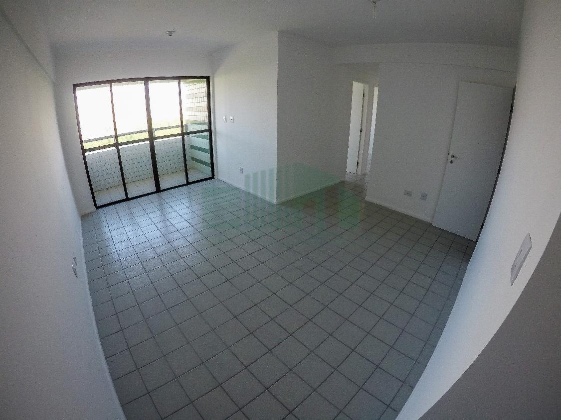 Apartamento à venda com 2 quartos, 72m² - Foto 2