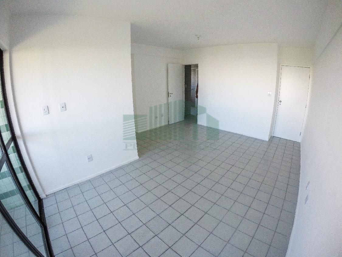 Apartamento à venda com 2 quartos, 72m² - Foto 3